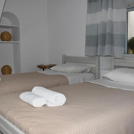 Old Mykonos Bed & Breakfast